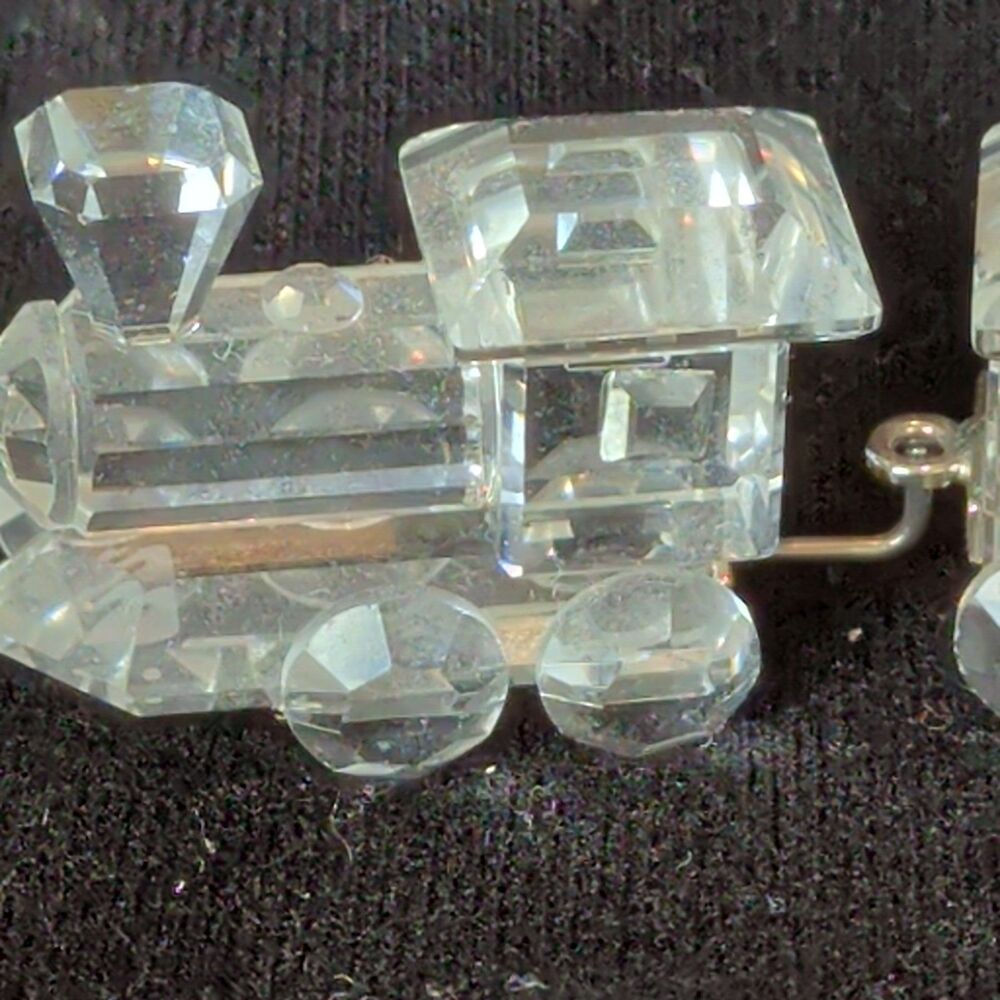 Swarovski Miniature Standalone Locomotive and 3 Identical Passenger cars - Picture 3 of 6